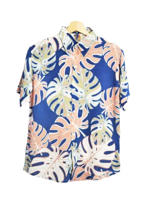 Chemise hawaienne bleue a fleurs