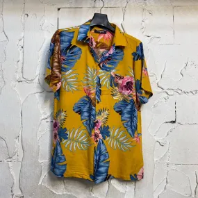 Chemise hawaienne jaune à fleurs